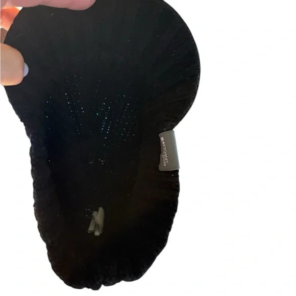 The North Face Black Knit  Beanie Unisex - Picture 6 of 6